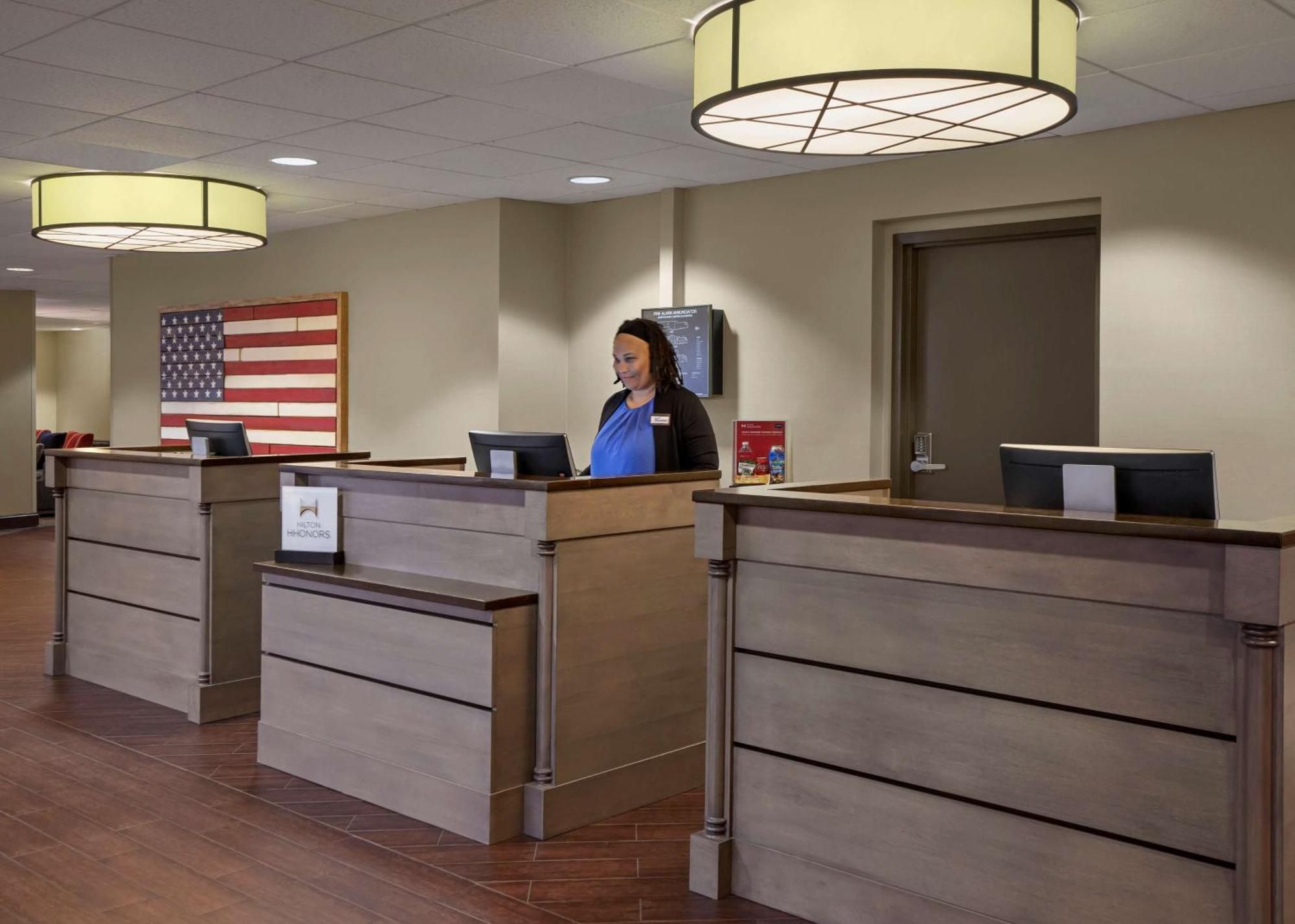 Hampton Inn & Suites Alexandria Old Town Area South Exteriör bild