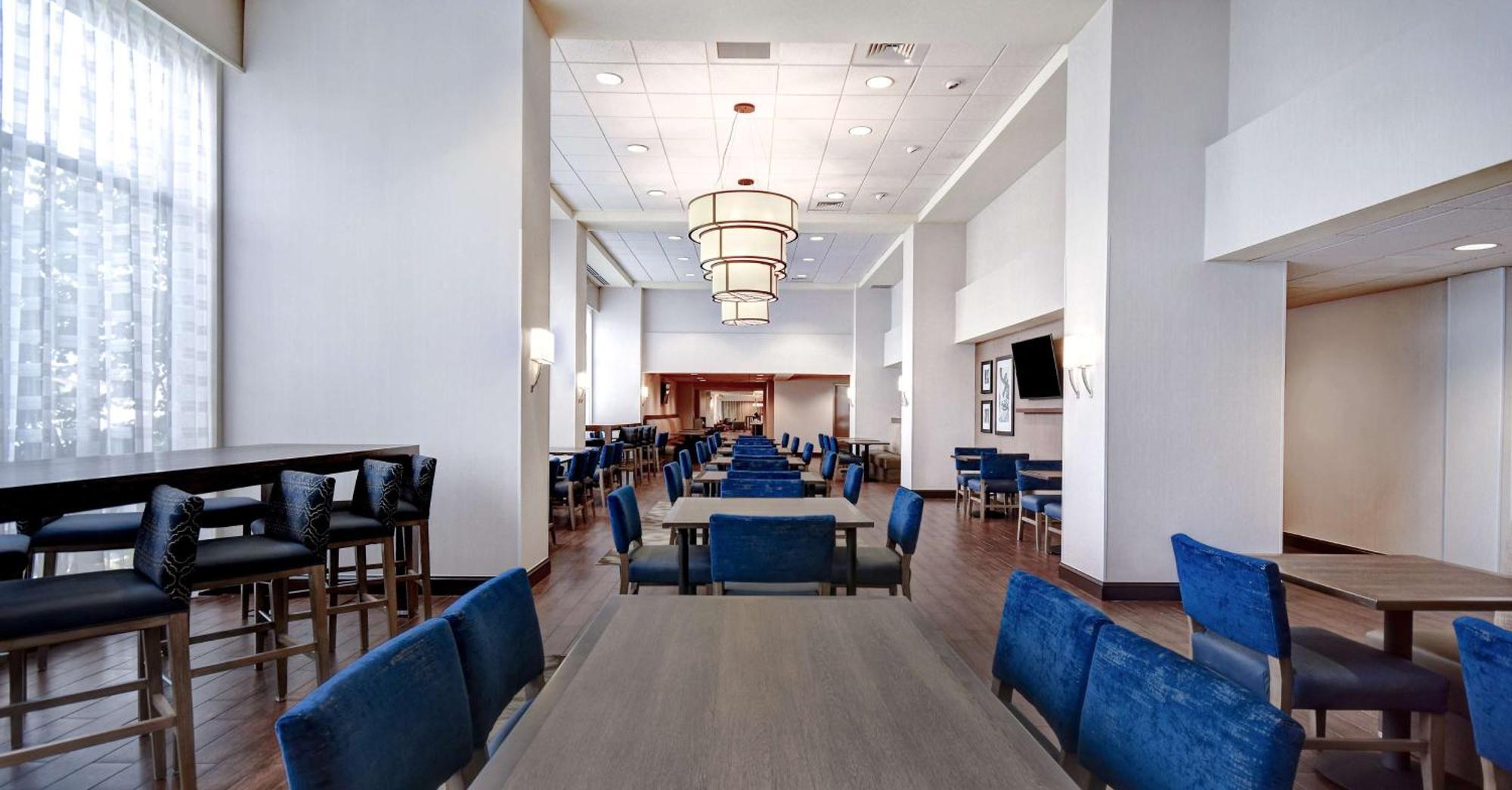 Hampton Inn & Suites Alexandria Old Town Area South Exteriör bild