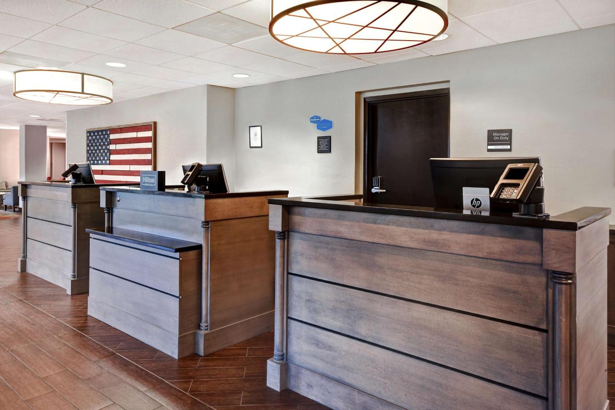 Hampton Inn & Suites Alexandria Old Town Area South Exteriör bild